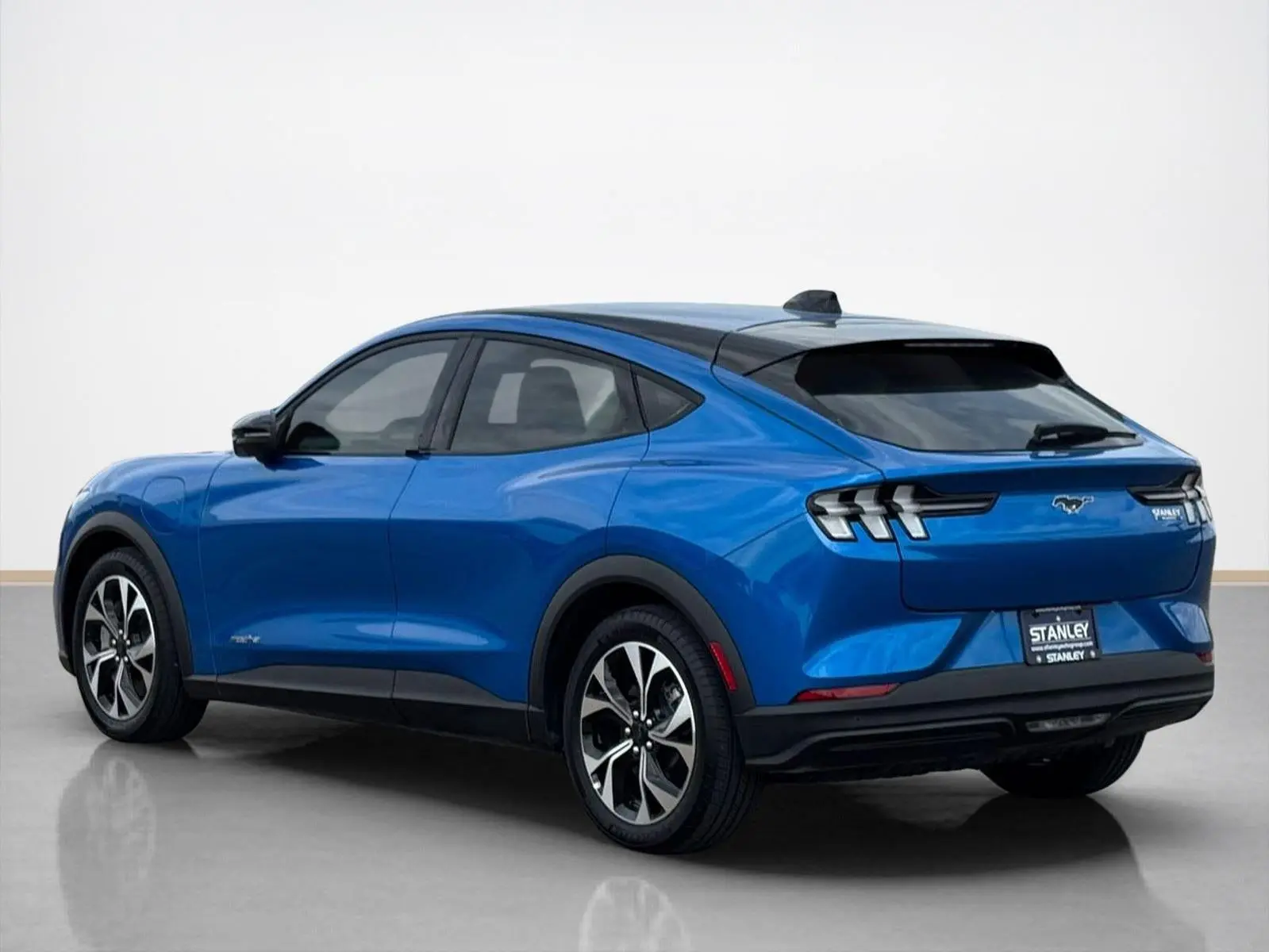2025 Ford Mustang-Mach-e Select photo 5