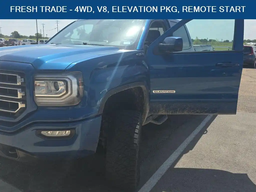 2018 GMC Sierra 4WD Crew Cab Short Box SLE's photo