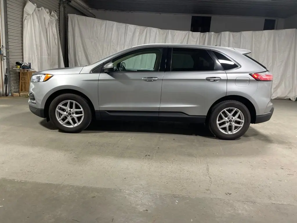 2024 Ford Edge SEL AWD photo 5