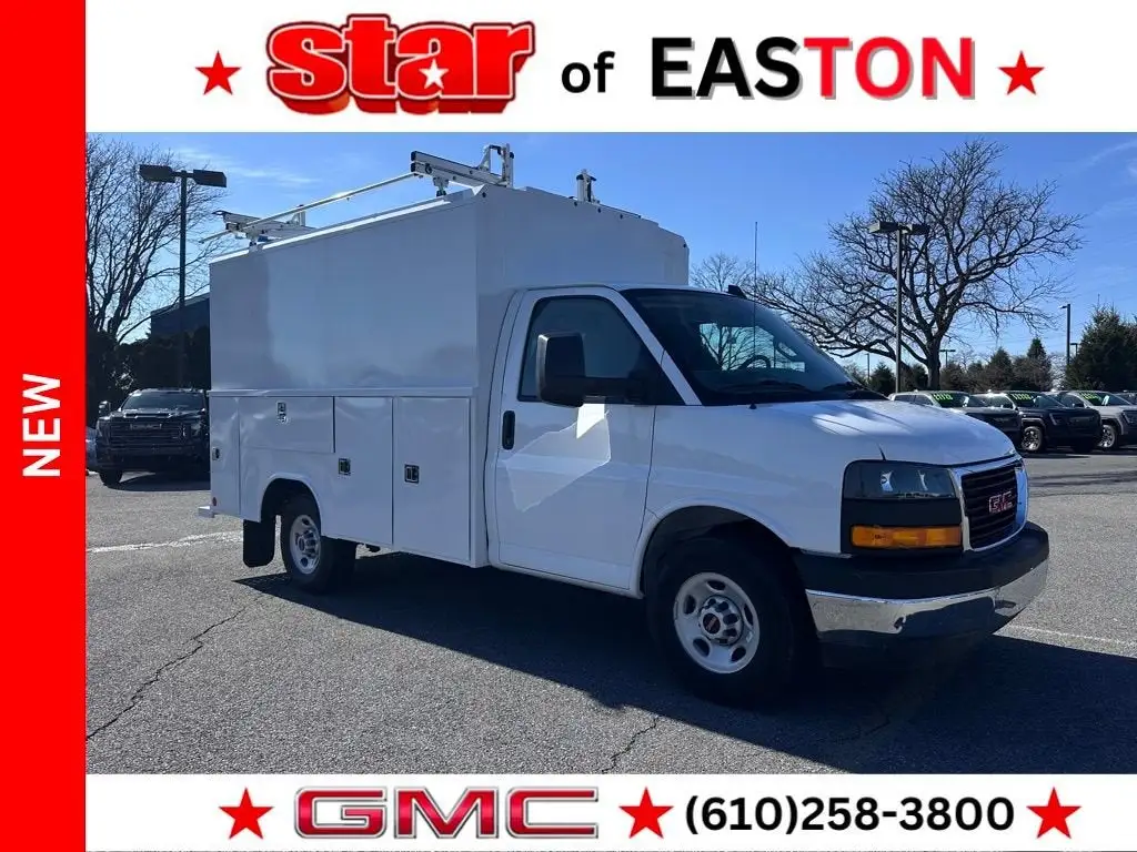 2025 GMC Savana 3500 139 in WB photo 1