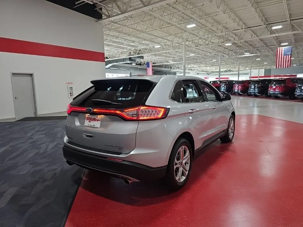 2018 Ford Edge Titanium AWD photo 3