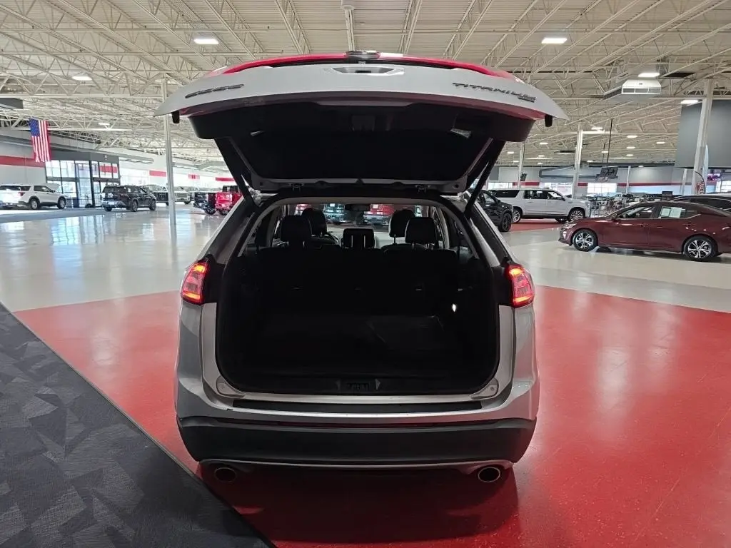 2018 Ford Edge Titanium AWD photo 5