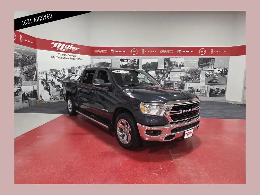 2019 RAM 1500 Big Horn/Lone Star 4x4 Crew Cab 5'7's photo