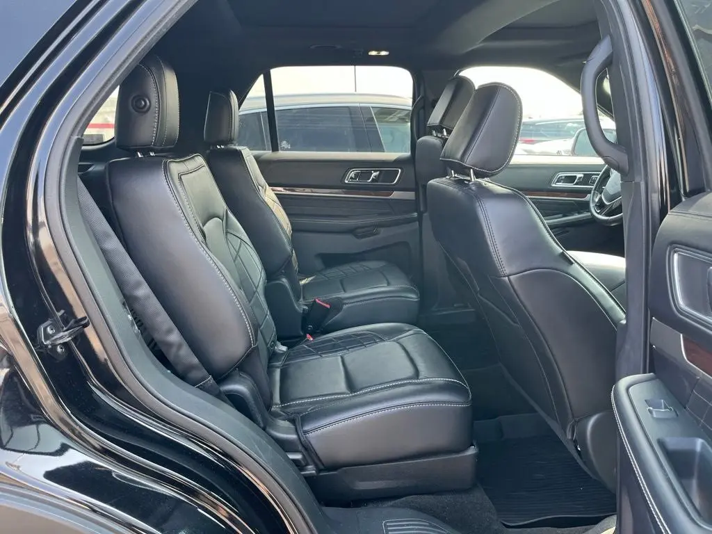 2018 Ford Explorer Platinum 4WD photo 3