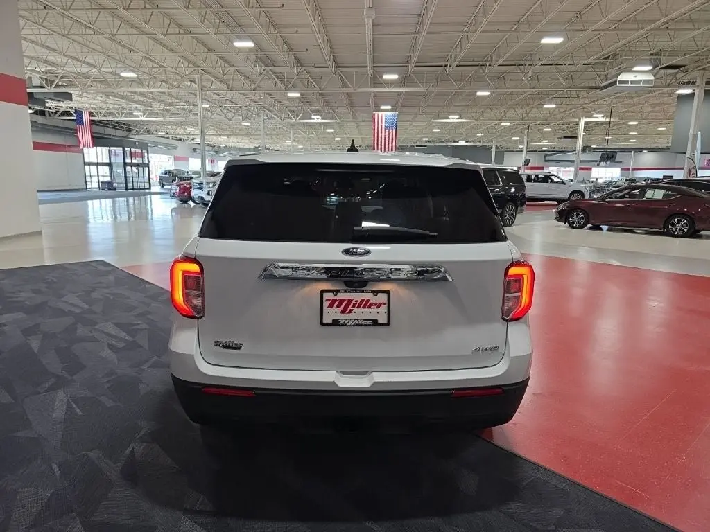 2021 Ford Explorer Base photo 4