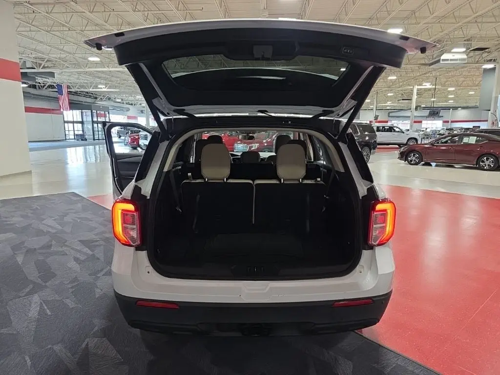 2021 Ford Explorer Base photo 5