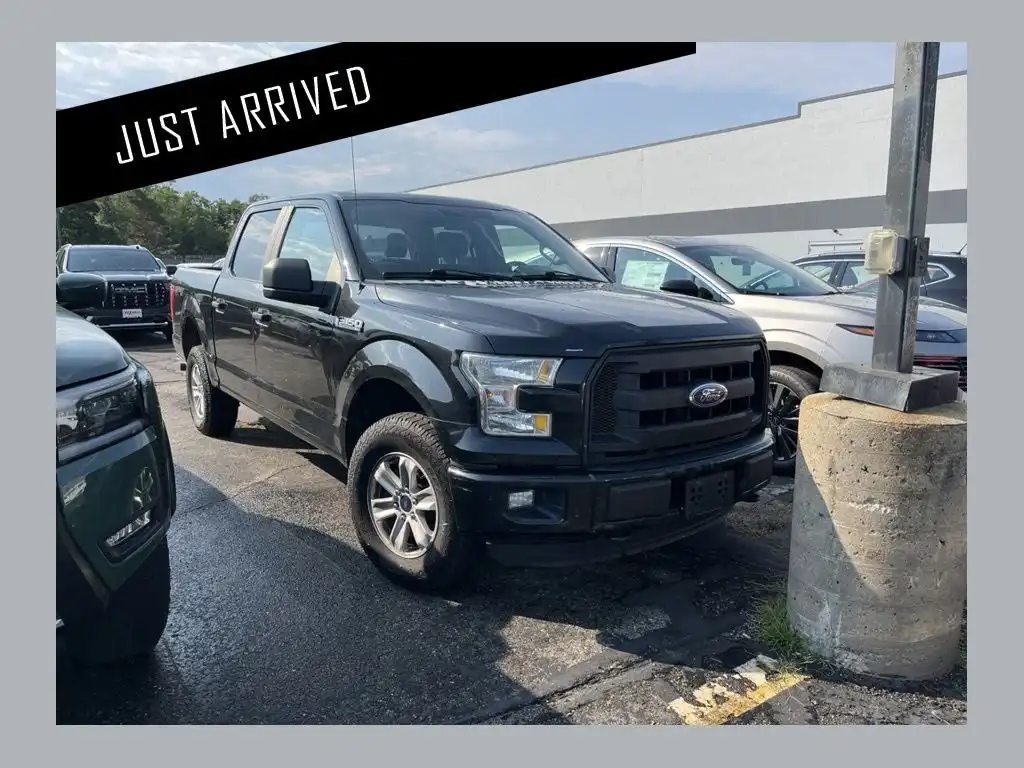 2015 Ford F-150 XL 4x4 SuperCrew 145-in's photo