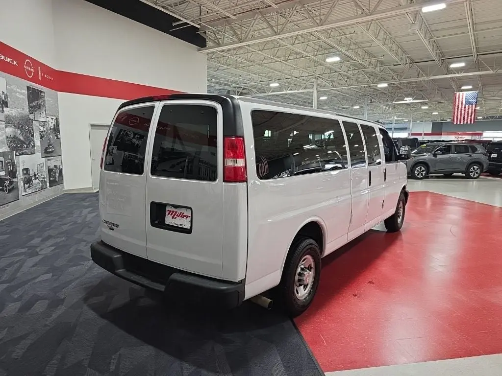 2023 Chevrolet Express LS 3500 Extended photo 3