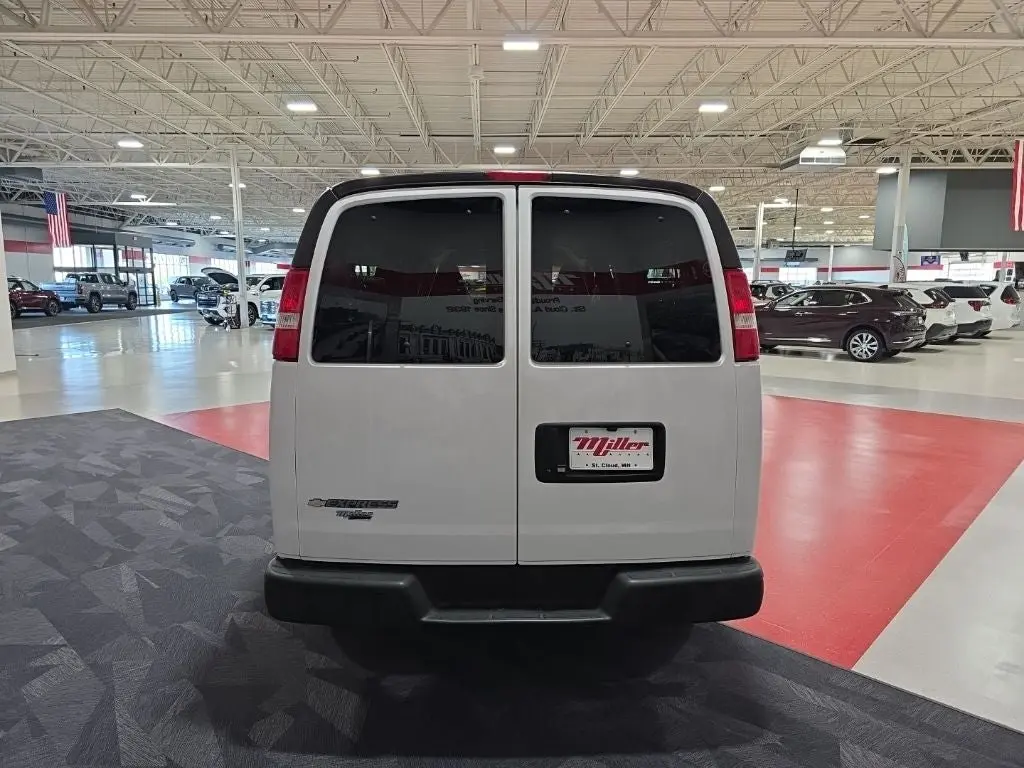 2023 Chevrolet Express LS 3500 Extended photo 4