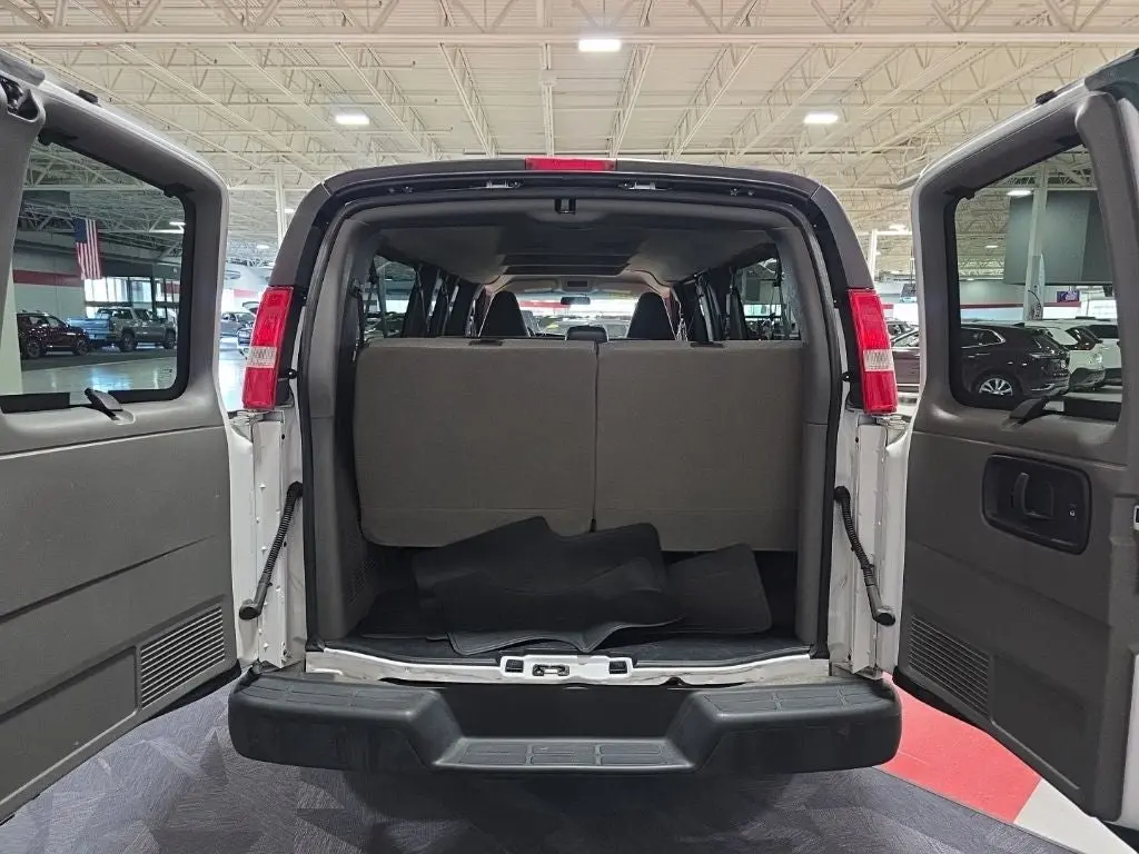 2023 Chevrolet Express LS 3500 Extended photo 5