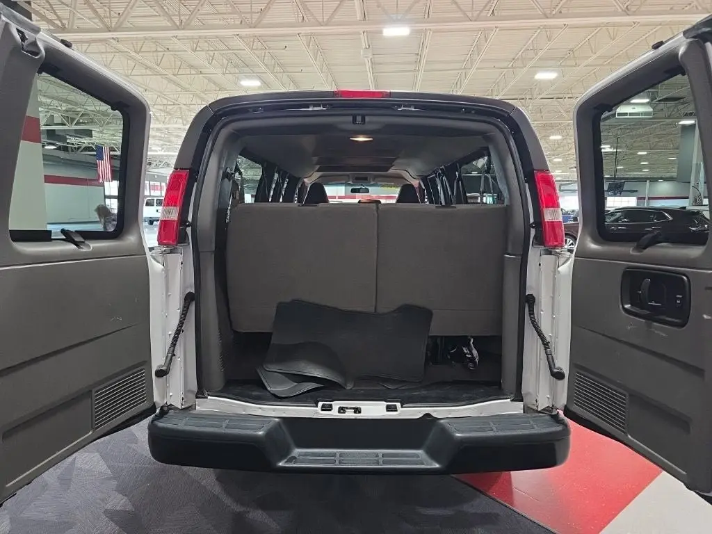 2023 Chevrolet Express LS 3500 Extended photo 5