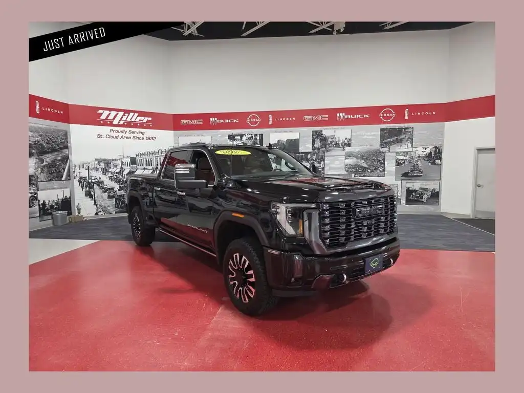 2024 GMC Sierra 4WD Crew Cab Standard Box Denali Ultimat's photo