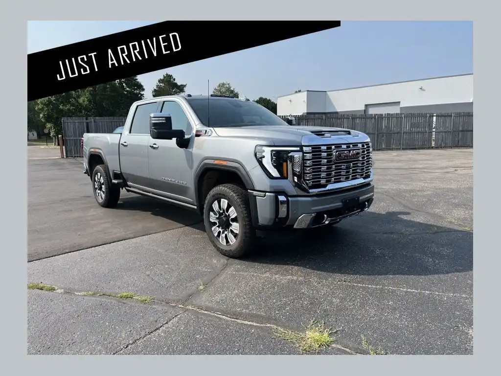 2026 GMC Sierra 4WD Crew Cab Standard Box Denali's photo