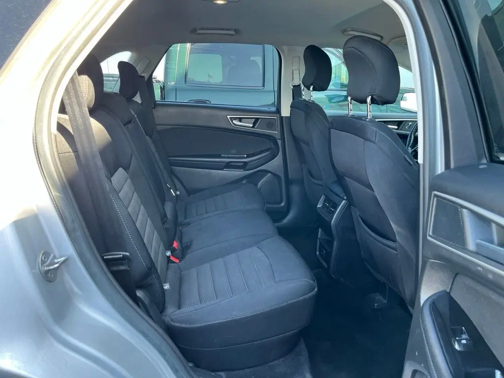 2017 Ford Edge SEL AWD photo 3