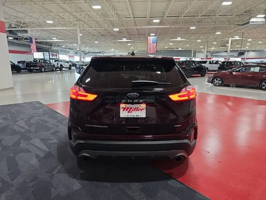 2022 Ford Edge Titanium AWD photo 4