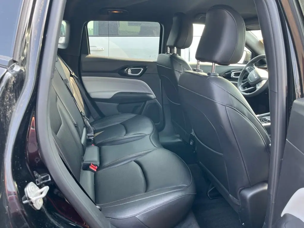 2024 Jeep Compass Limited 4X4 photo 3