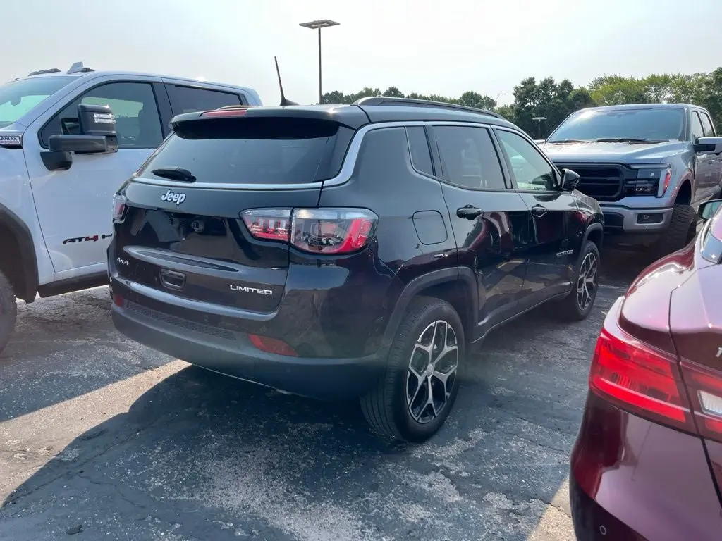 2024 Jeep Compass Limited 4X4 photo 4
