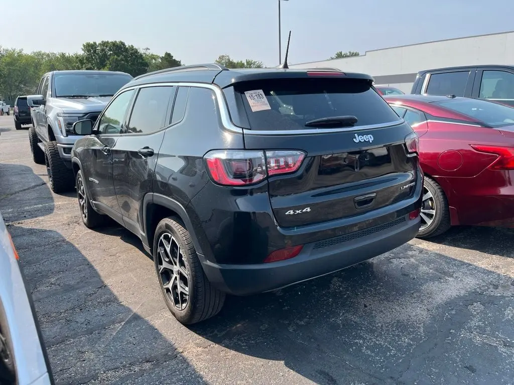 2024 Jeep Compass Limited 4X4 photo 5