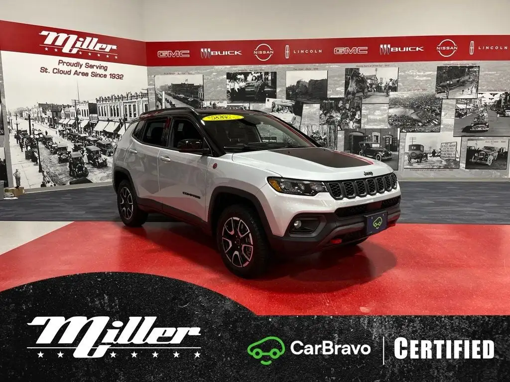 2025 Jeep Compass Trailhawk 4WD's photo