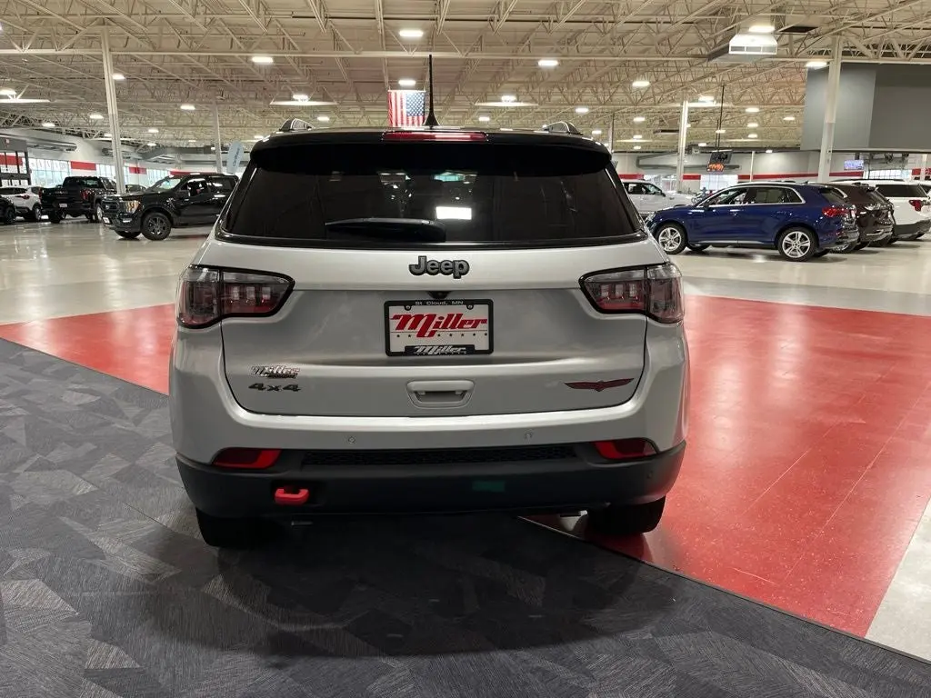2025 Jeep Compass Trailhawk 4WD photo 4