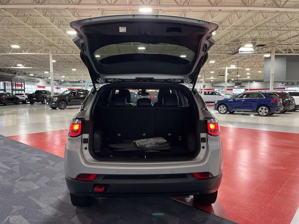 2025 Jeep Compass Trailhawk 4WD photo 5