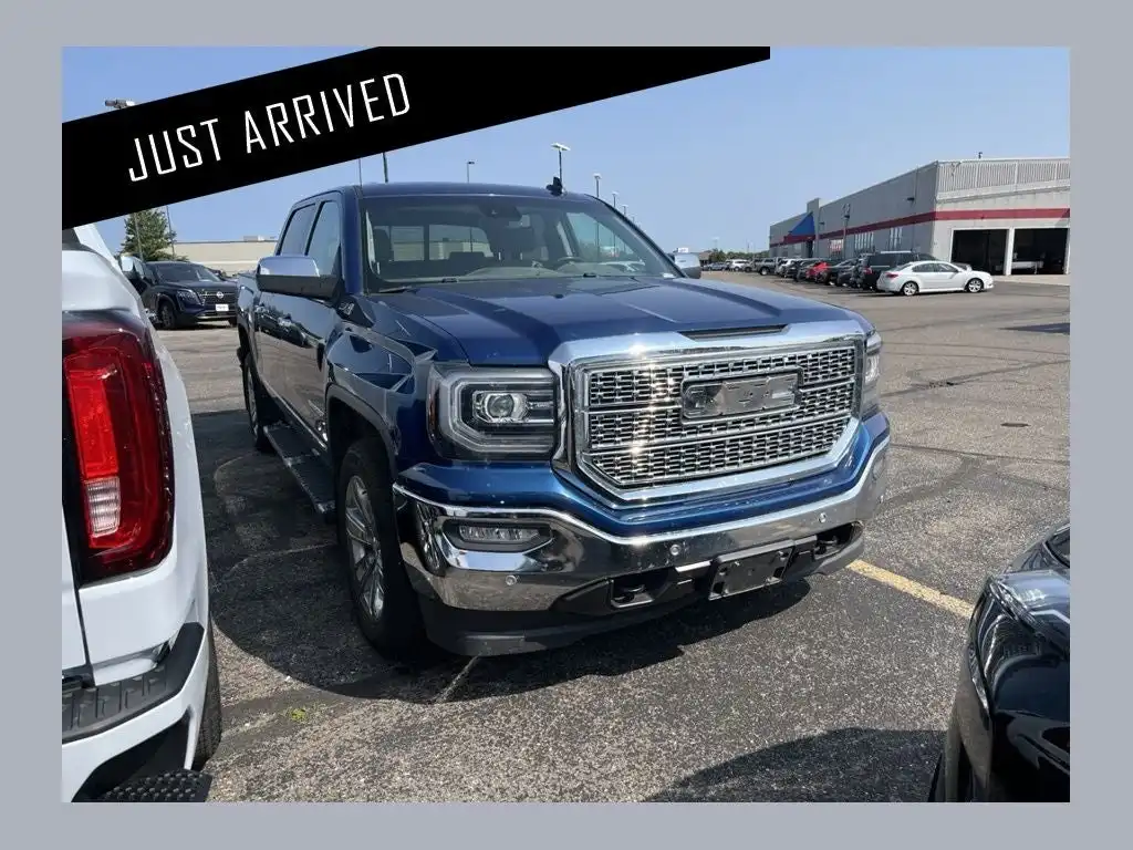 2018 GMC Sierra 4WD Crew Cab Short Box SLT's photo