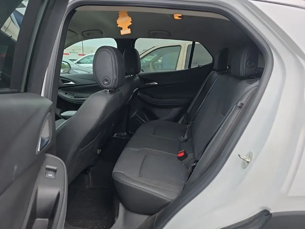 2022 Buick Encore GX Preferred AWD photo 5