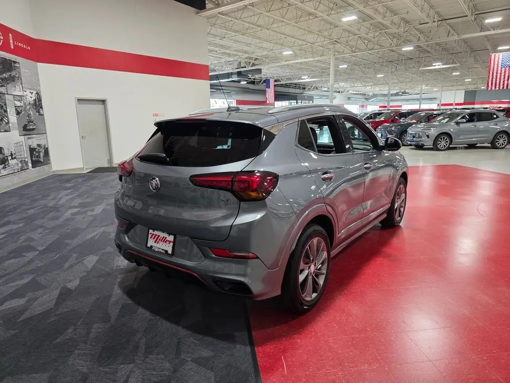 2020 Buick Encore GX Essence AWD photo 3