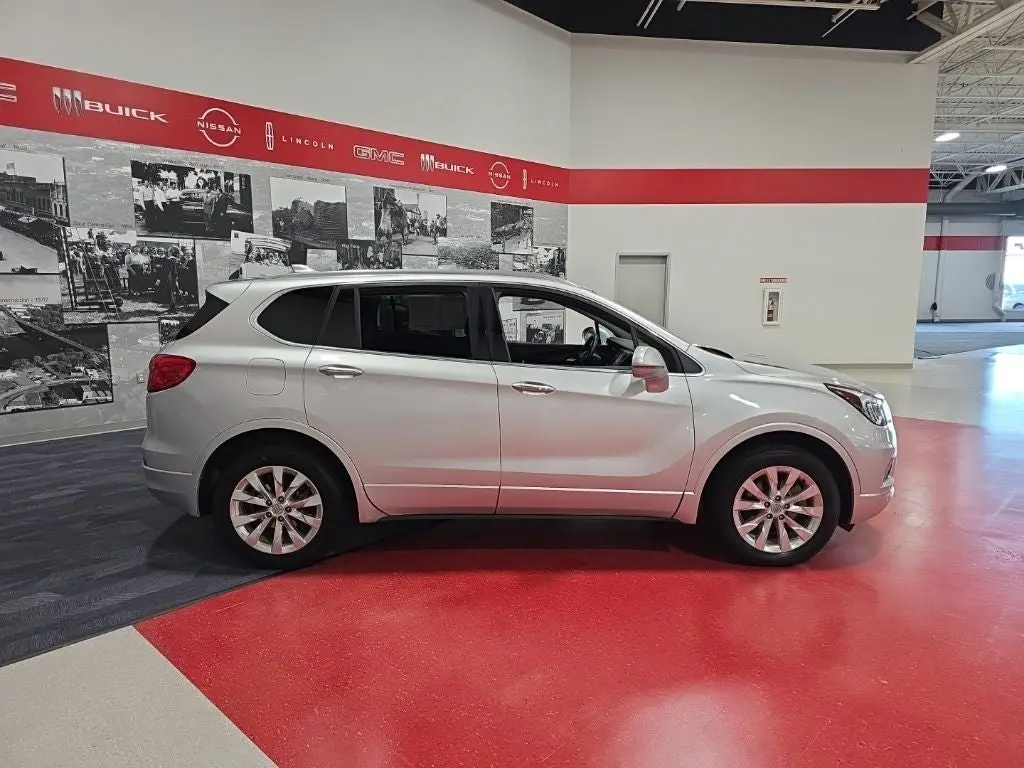 2017 Buick Envision Essence AWD photo 3