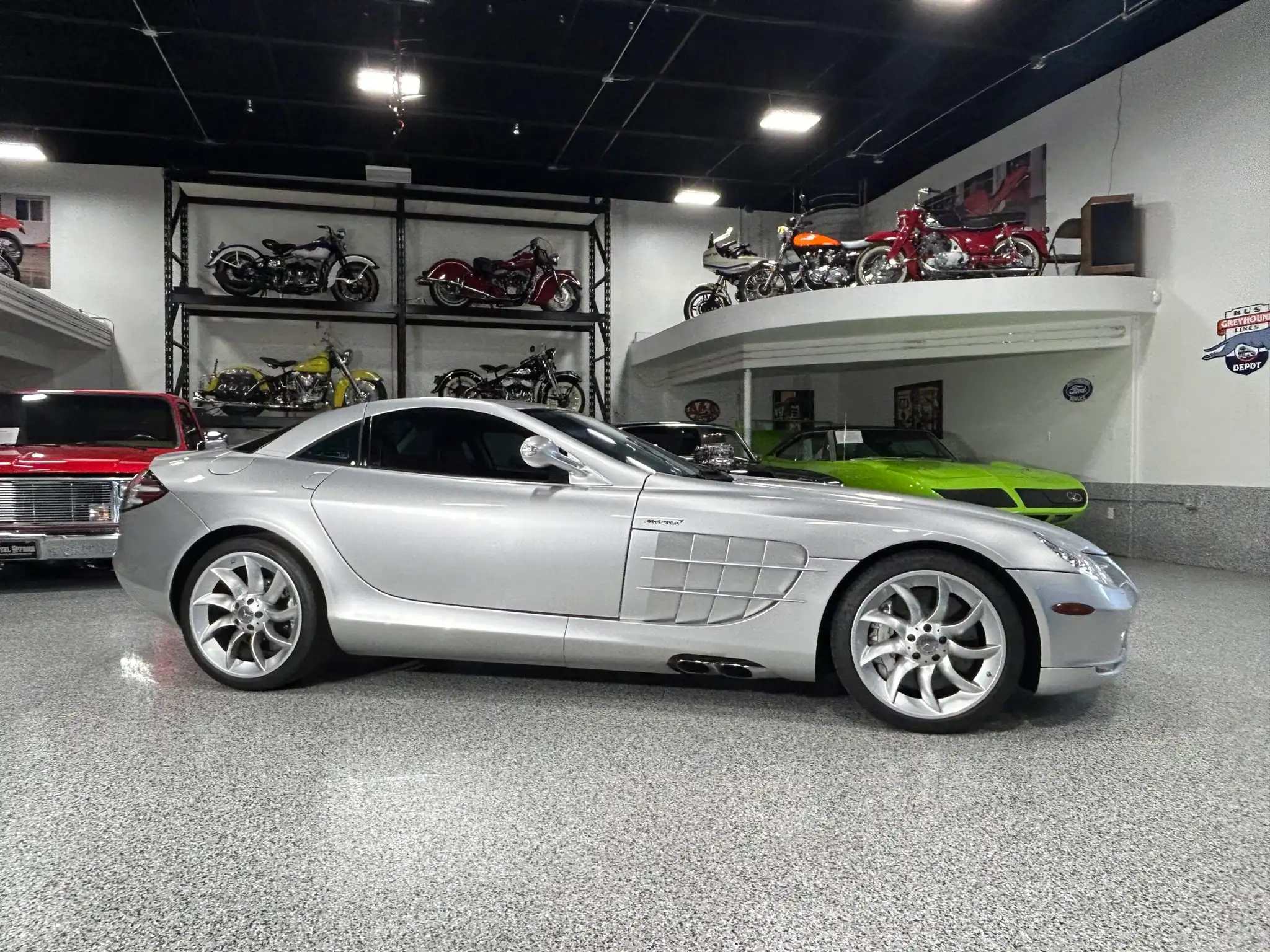 2005 Mercedes-Benz SLR McLaren Base's photo