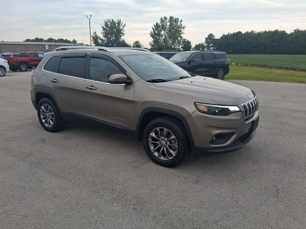 2019 Jeep Cherokee Latitude Plus 4X4 photo 3