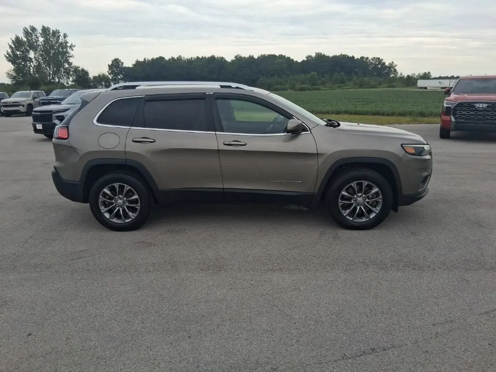 2019 Jeep Cherokee Latitude Plus 4X4 photo 4
