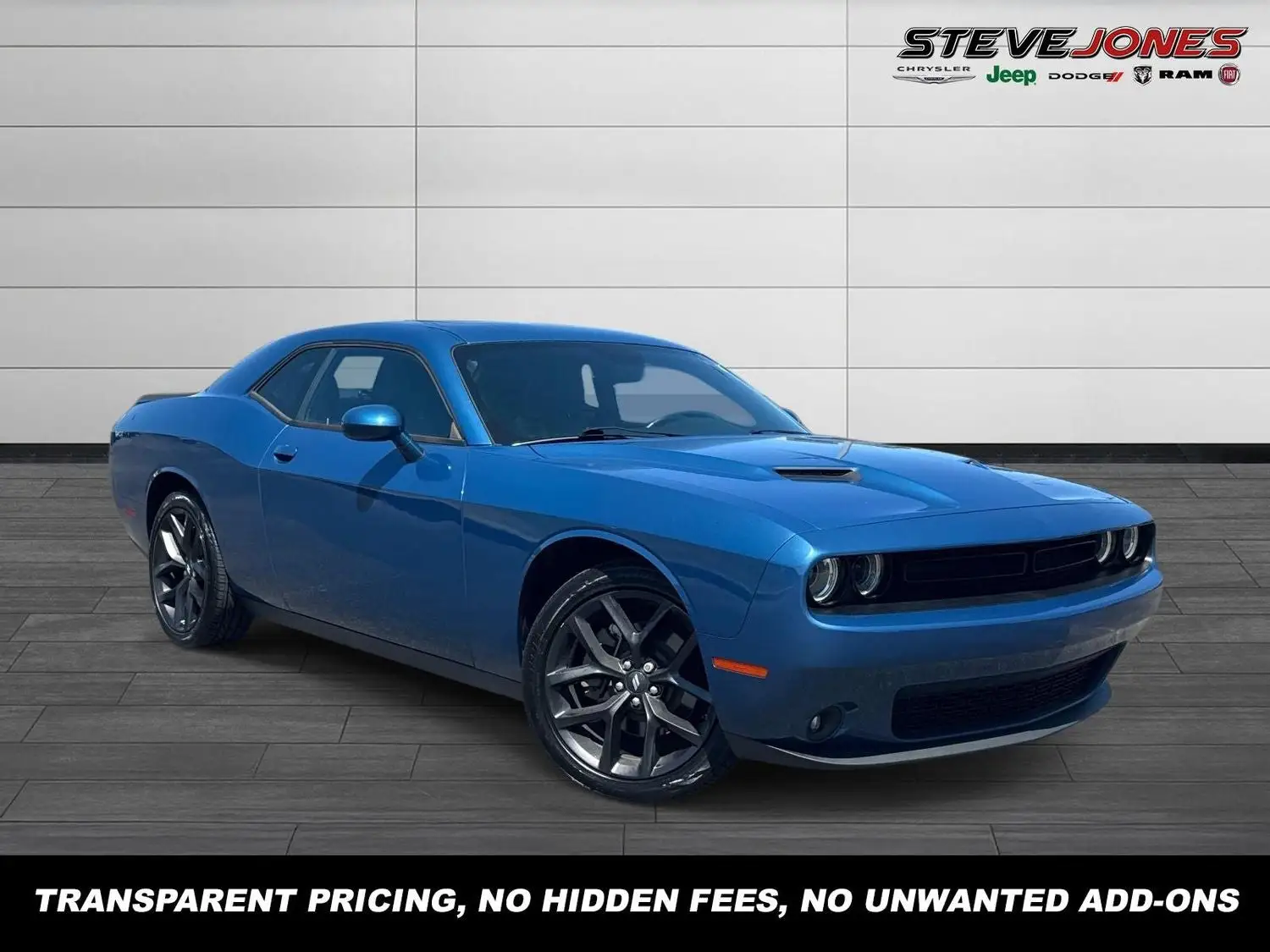 2022 Dodge Challenger SXT Auto photo 1