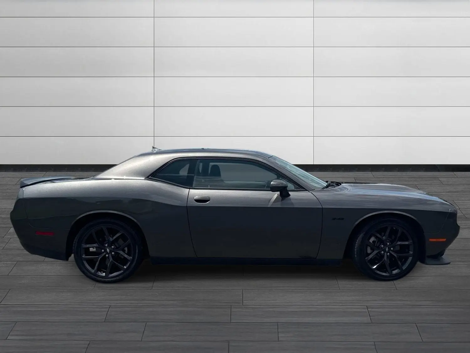 2023 Dodge Challenger R/T photo 3