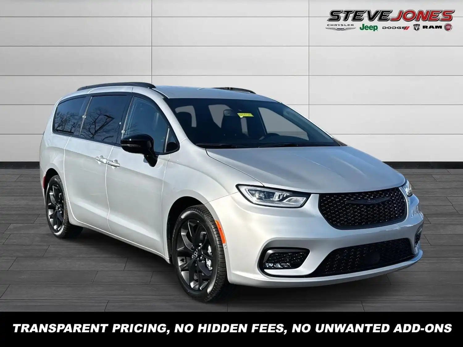 2026 Chrysler Pacifica Select's photo
