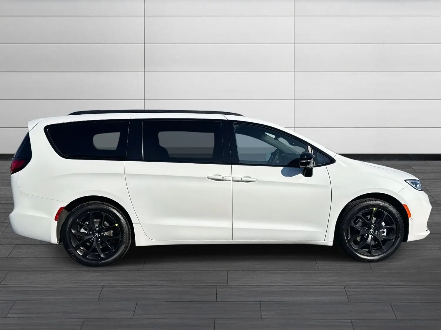 2026 Chrysler Pacifica Select photo 3