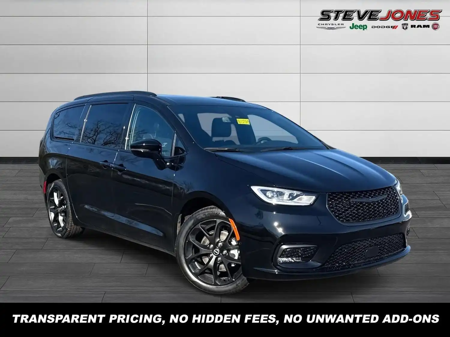 2026 Chrysler Pacifica Select's photo