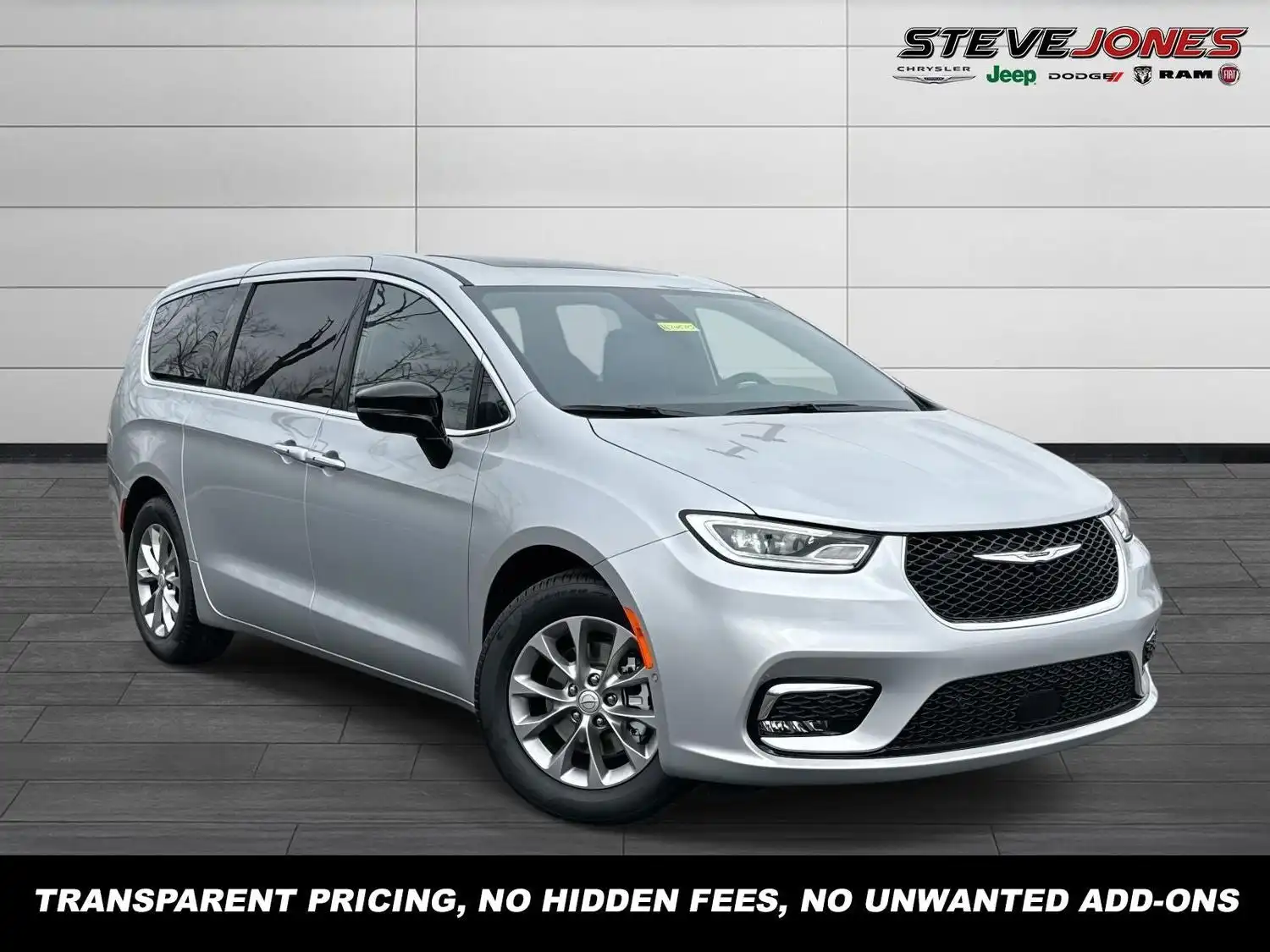 2026 Chrysler Pacifica Limited's photo