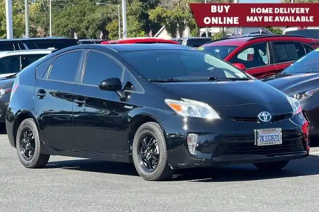 2015 Toyota Prius Two's photo