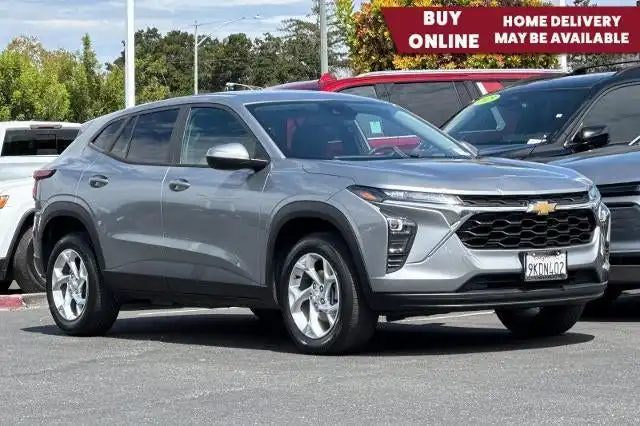 2024 Chevrolet Trax LS's photo