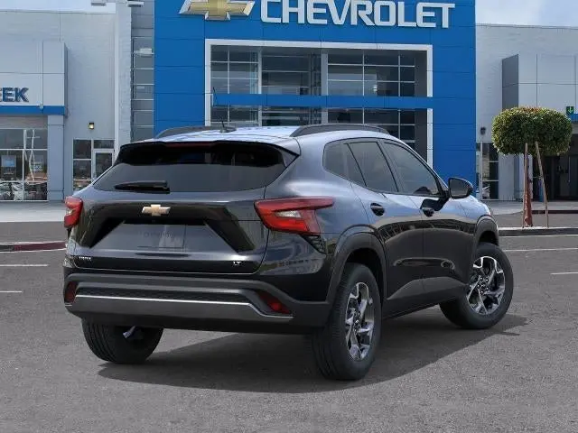 2026 Chevrolet Trax LT photo 4