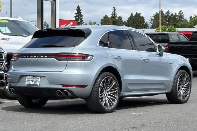 2021 Porsche Macan Turbo photo 5