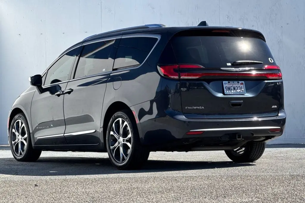 2021 Chrysler Pacifica Pinnacle photo 5