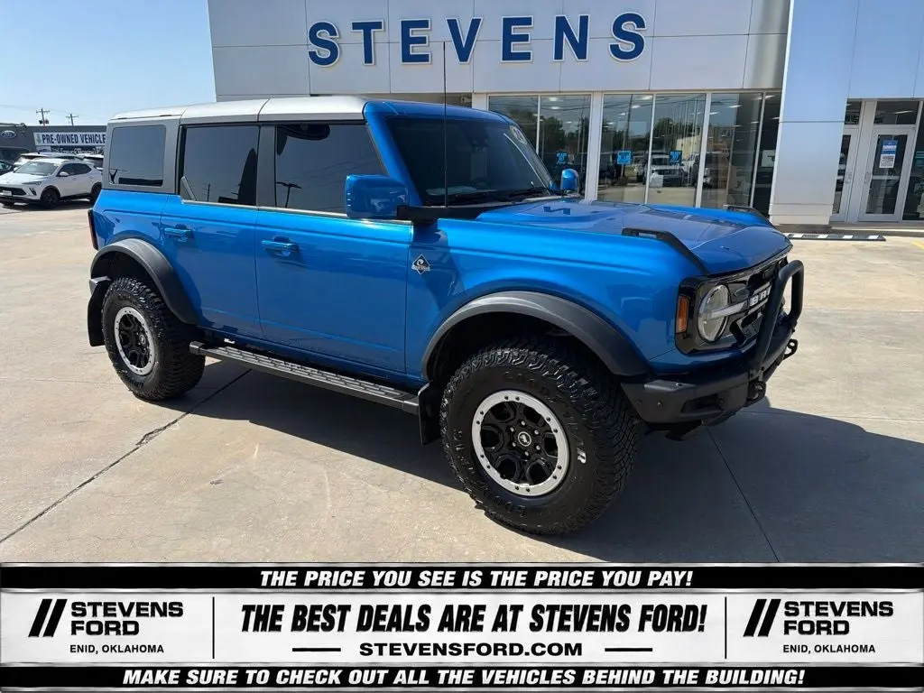 2024 Ford Bronco Outer Banks 4x4 photo 3