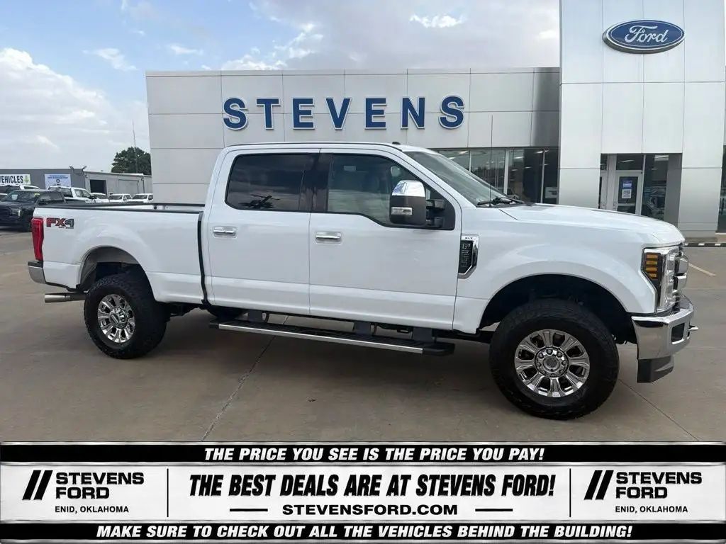 2018 Ford F-250 XLT 4WD Crew Cab 8' Box's photo