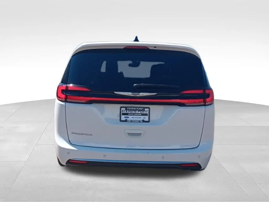 2025 Chrysler Pacifica Select photo 5