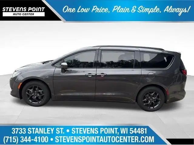2020 Chrysler Pacifica Touring L Plus's photo