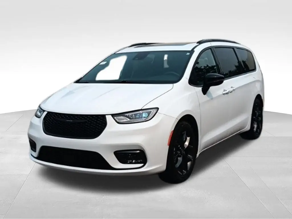 2025 Chrysler Pacifica Limited photo 3