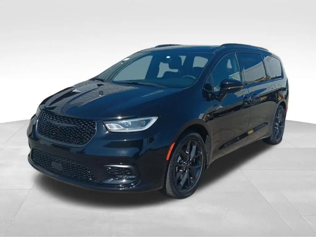 2025 Chrysler Pacifica Limited photo 3