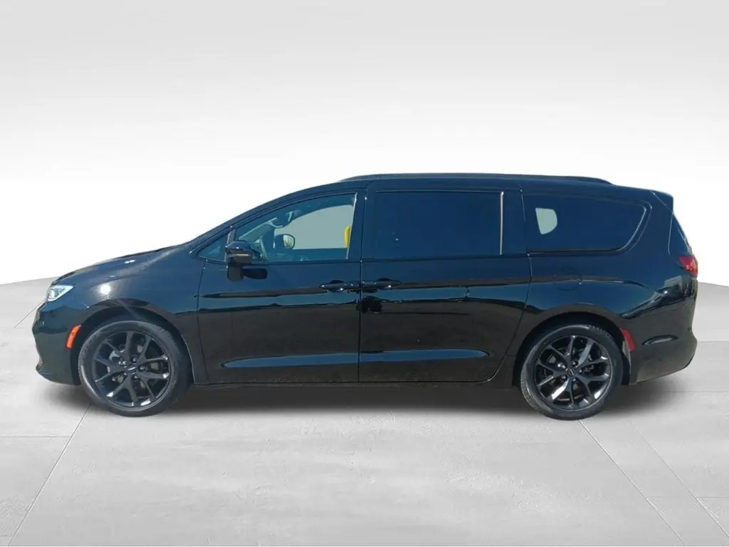 2025 Chrysler Pacifica Limited photo 4